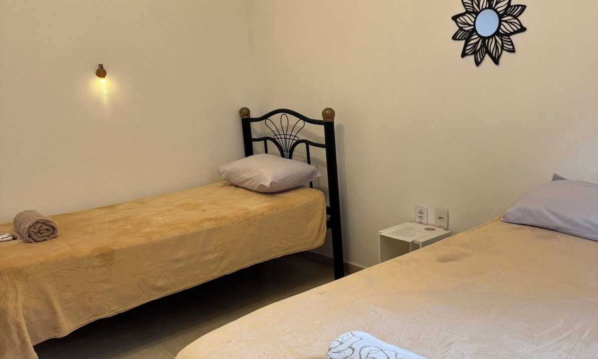 Praia da Armacao do Itapocoroi Apartment | Cozy studio-style suite 2 in Penha, close to the beach and Beto Carrero World.