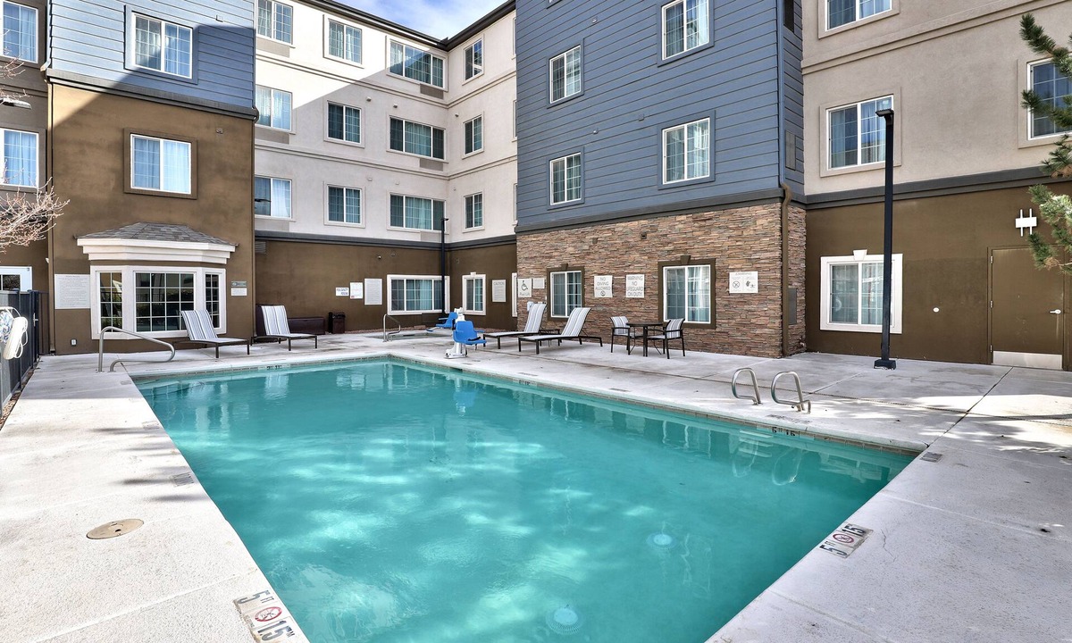 Albuquerque Apartment | Cozy Studio w/Free Breakfast, Pool & BBQ Area