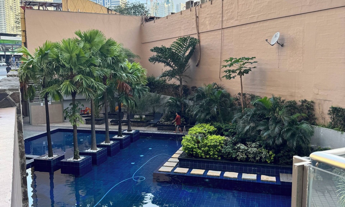 Barangka Ilaya Apartment | Cozy Studio with AC, WiFi, Netflix, & Disney+ in Mandaluyong near BGC