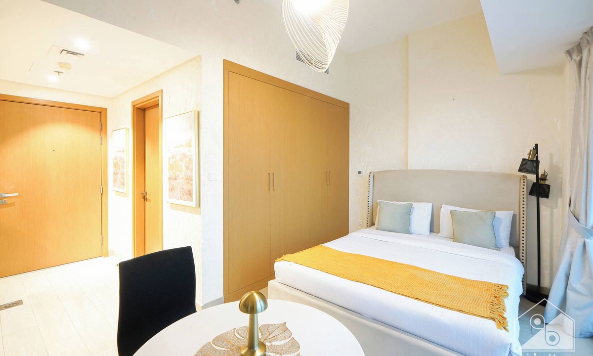 Jadaf Apartment | Cozy Studio with Balcony & Burj Khalifa View