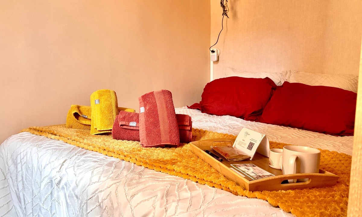 Belgentier Apartment | Cozy Studio with Movie Night, Wellness, and Air Conditioning - Solea