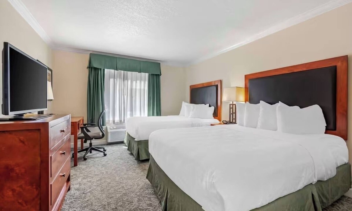 Eagle Hotel | Cozy & Stylish Private Space | 1 Unit | Great for Couples