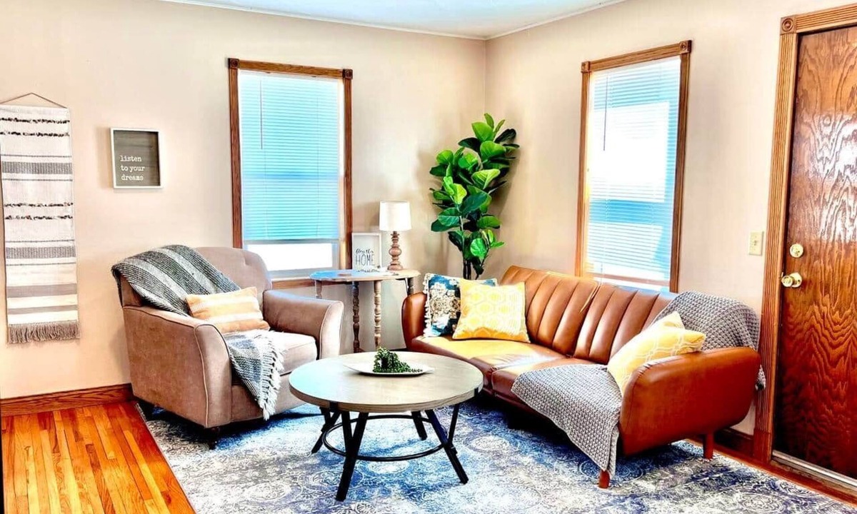 Thief River Falls House | Cozy & Stylish Retreat {Pet Friendly}