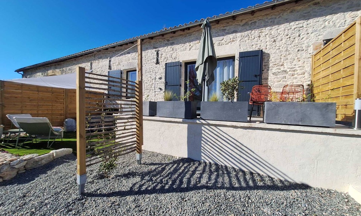 Cuneges House | Cozy Suite with Private Lounge, Kitchenette & Jacuzzi