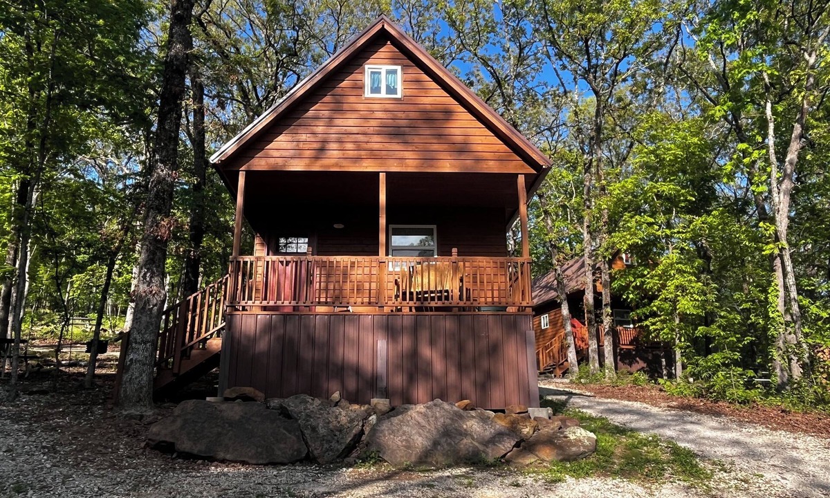 Winslow House | Cozy tiny cabin nestled in a little woodland village – playground, pond and more