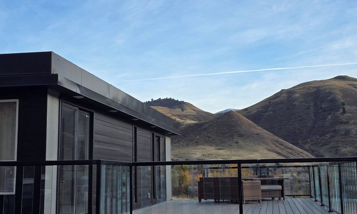 White Bird House | Cozy tiny home, slate creek