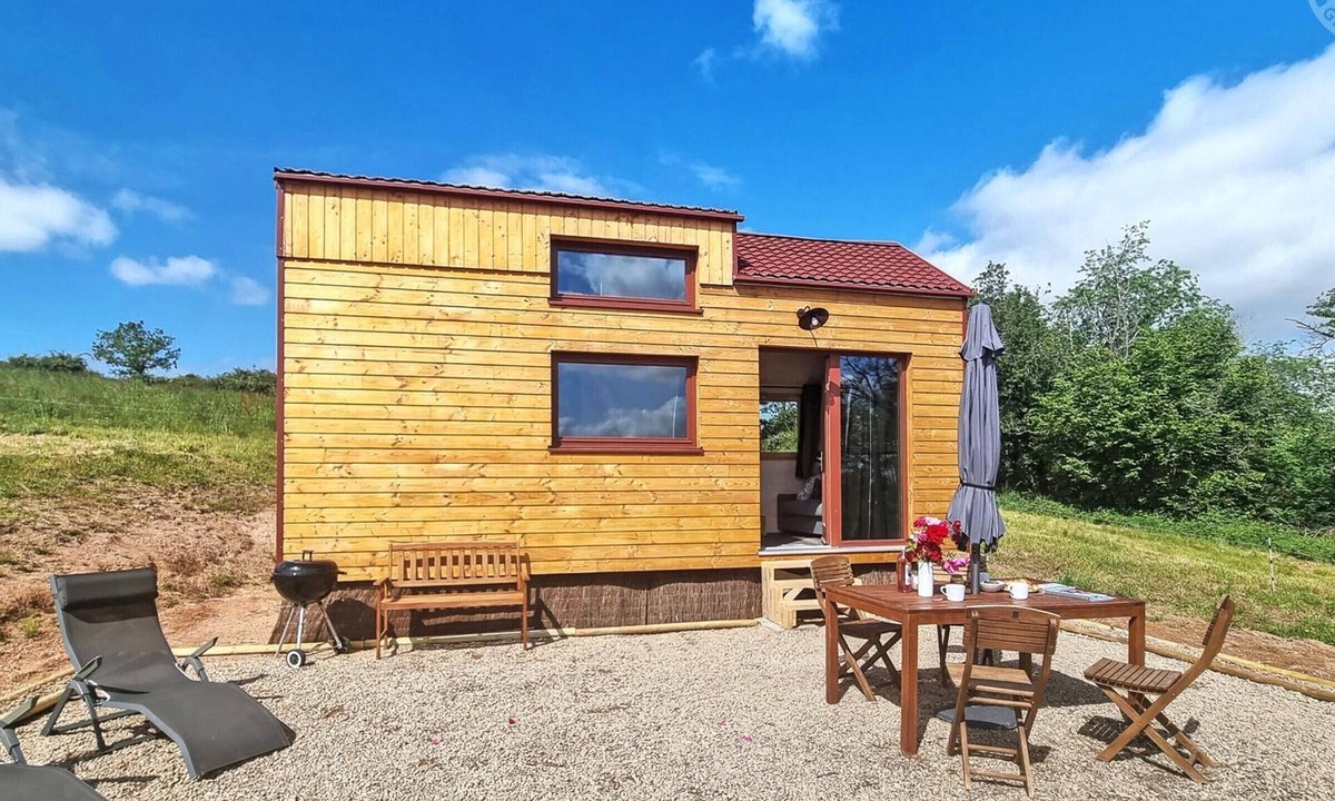 Sail-les-Bains Apartment | Cozy Tiny House with AC - 4 guests