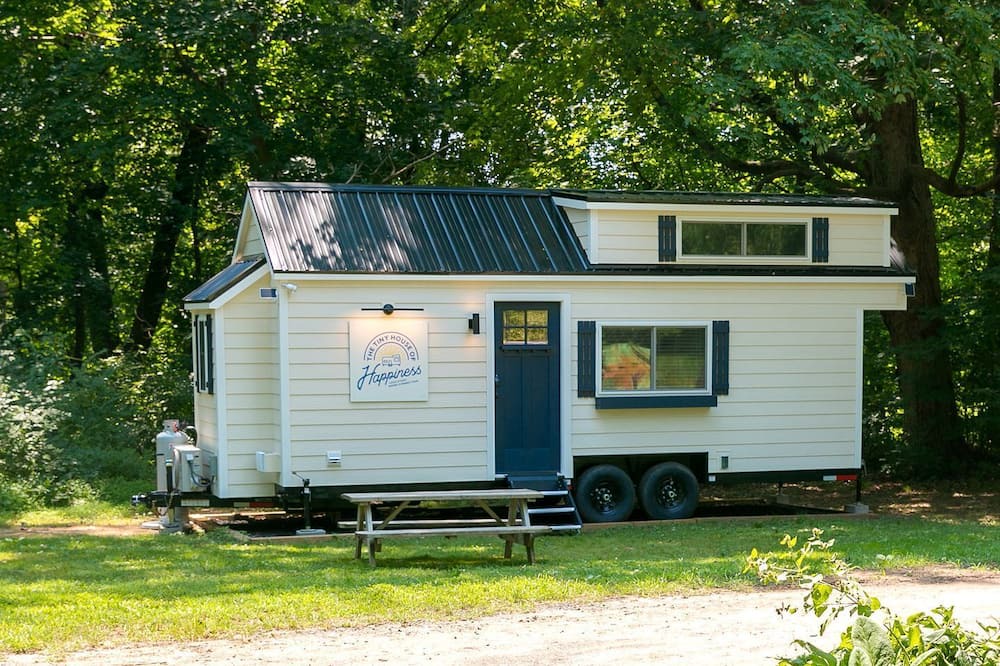 East Mount Airy House | Cozy Tiny House within Historic Botanical Gardens in Philadelphia, Pennsylvania