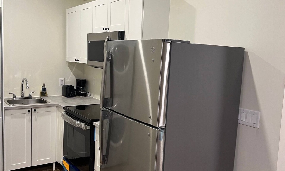 Bedford Condo | Cozy two bedroom basement Apartment nestled in a highbrow area in Bedford! n
