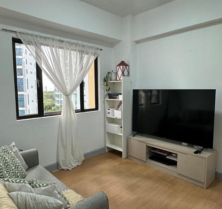 Bonifacio Global City Apartment | Cozy Urban Retreat in Burgos Circle, BGC