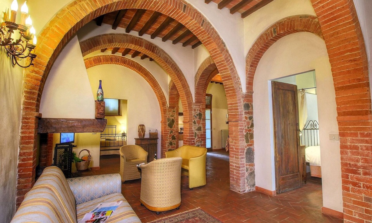 Sinalunga Villa | Cozy Villa for Six Guests