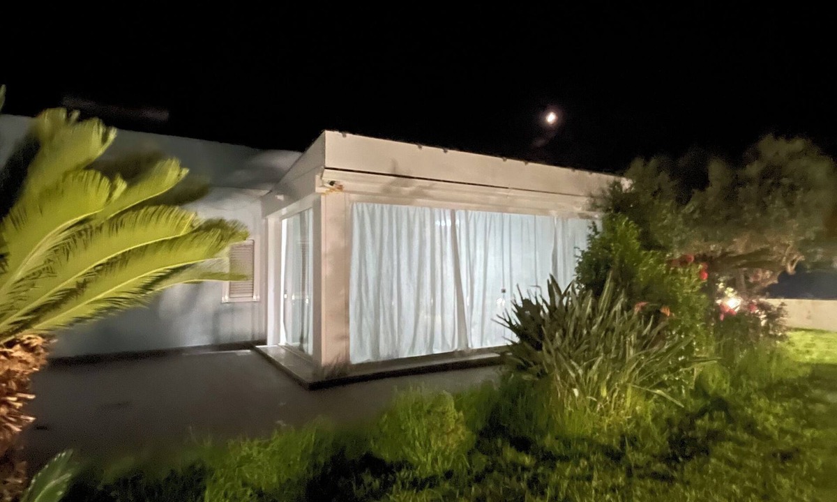 Procida Apartment | Cozy villa with garden a 5-minute walk from Chiaiolella beach