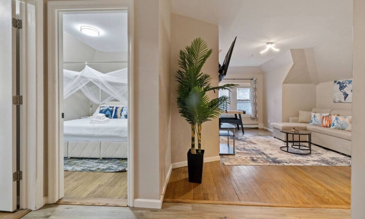 East Orange Apartment | Cozy Winter 2 BR Near NYC Parking Wifi WFH