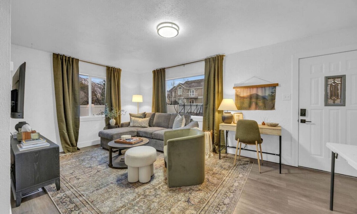 Millcreek House | Cozy Zen Den Central Location