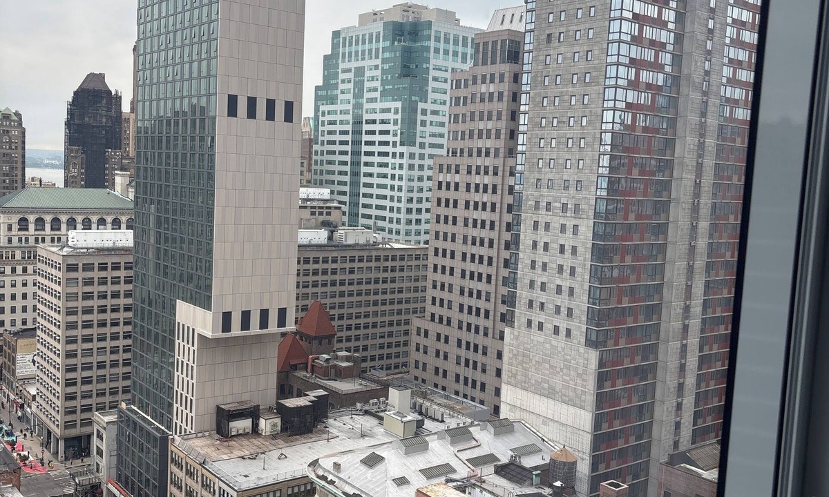 Downtown Brooklyn Apartment | CozyNcute 1-bedroom apartment in downtown Brooklyn steps away from paradise
