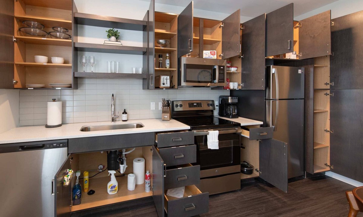 Central Business District Apartment | CozySuites Artistry Cincinnati