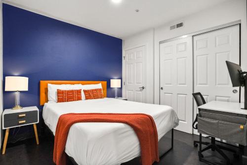 Cultural District Apartment | CozySuites at William