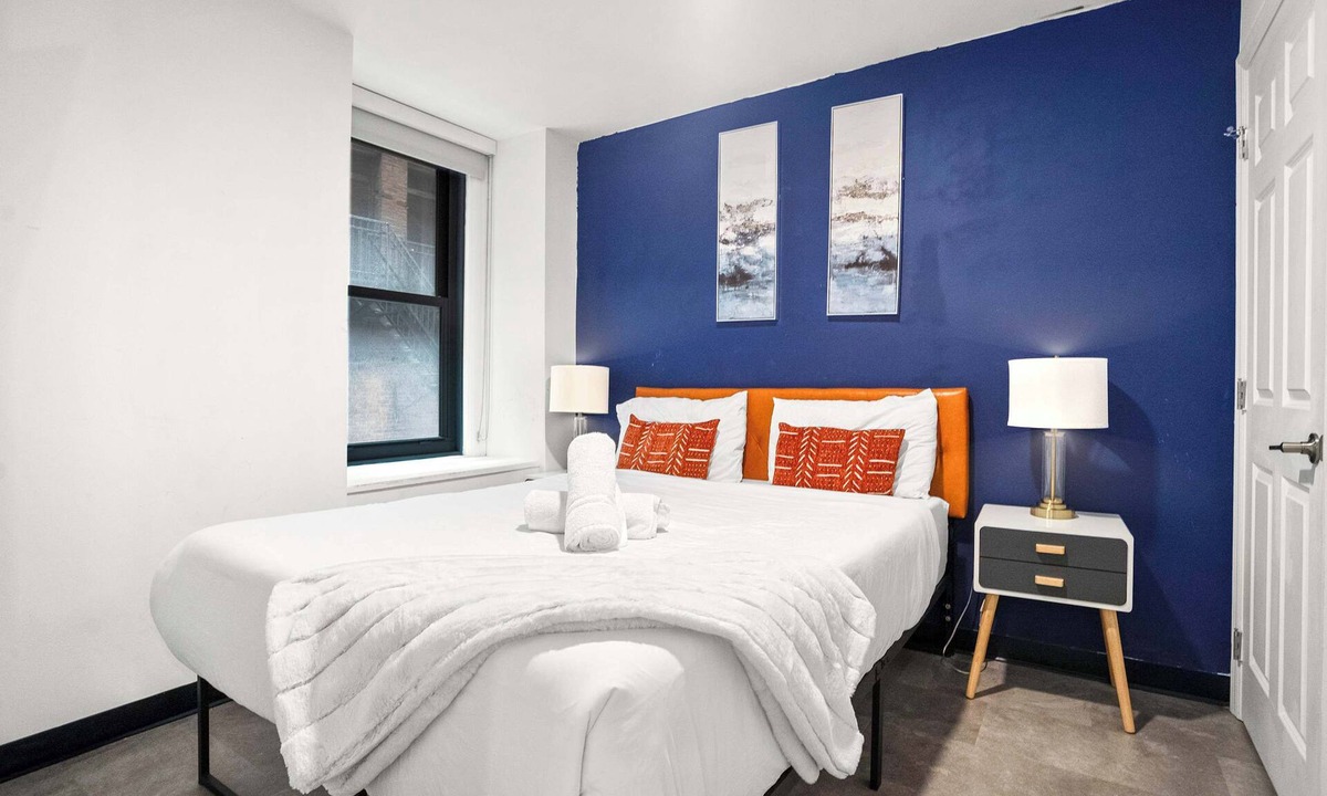 Cultural District Apartment | CozySuites Charming 1BR in Downtown Pitts #3