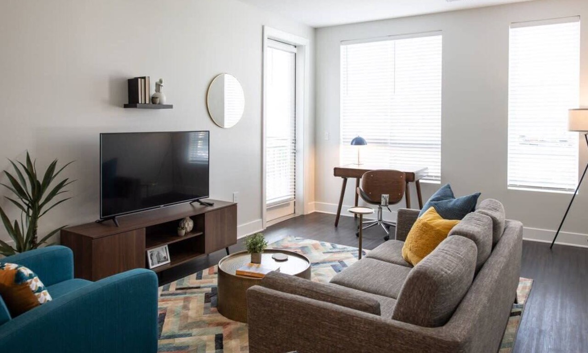 Central Business District Apartment | Cozysuites l Luxe 2BR in Downtown Cincinnati #4
