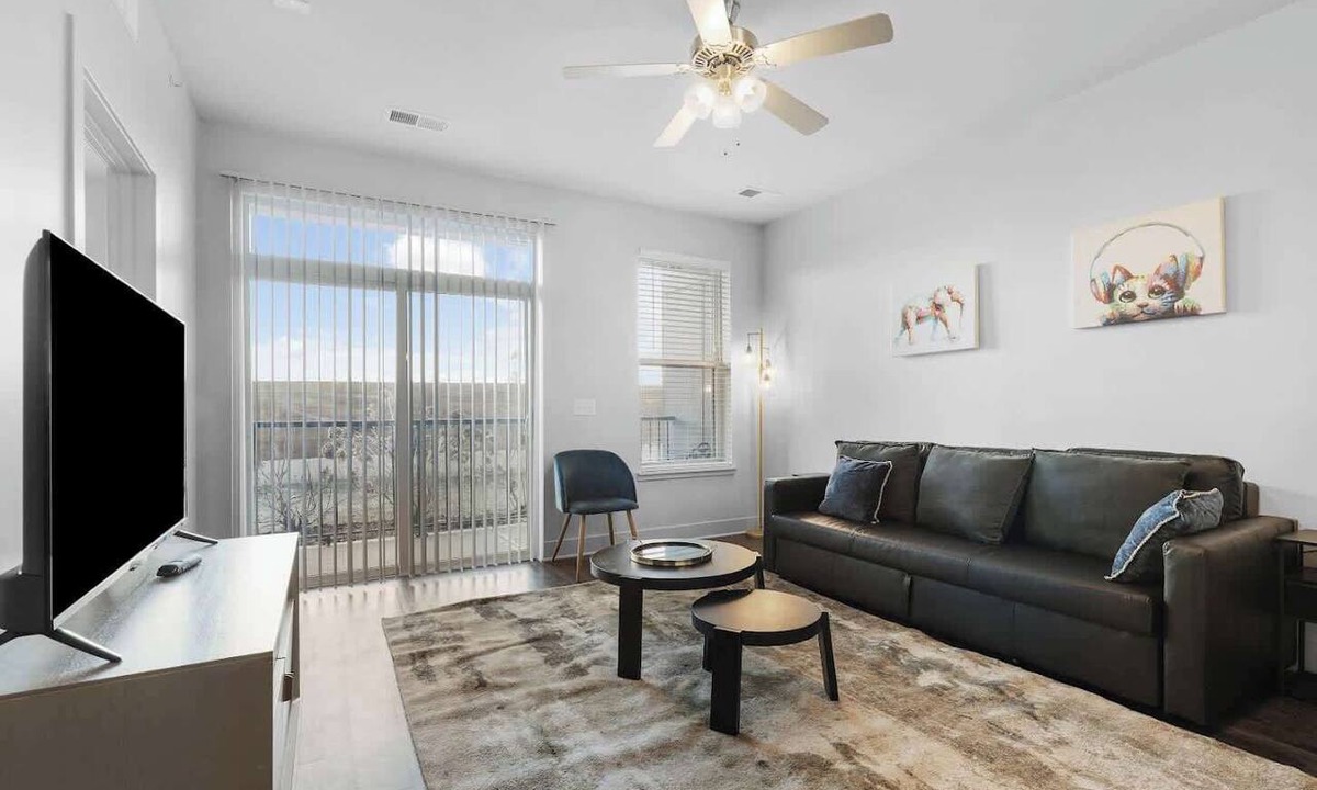 Indianapolis Apartment | CozySuites Modern 2BR, Nora Indianapolis #11