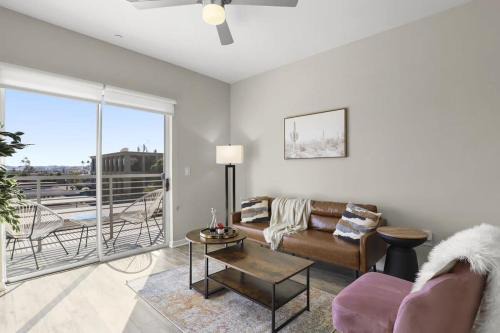 Camelback East Apartment | Cozysuites Paradise under the palms with Pool! 21