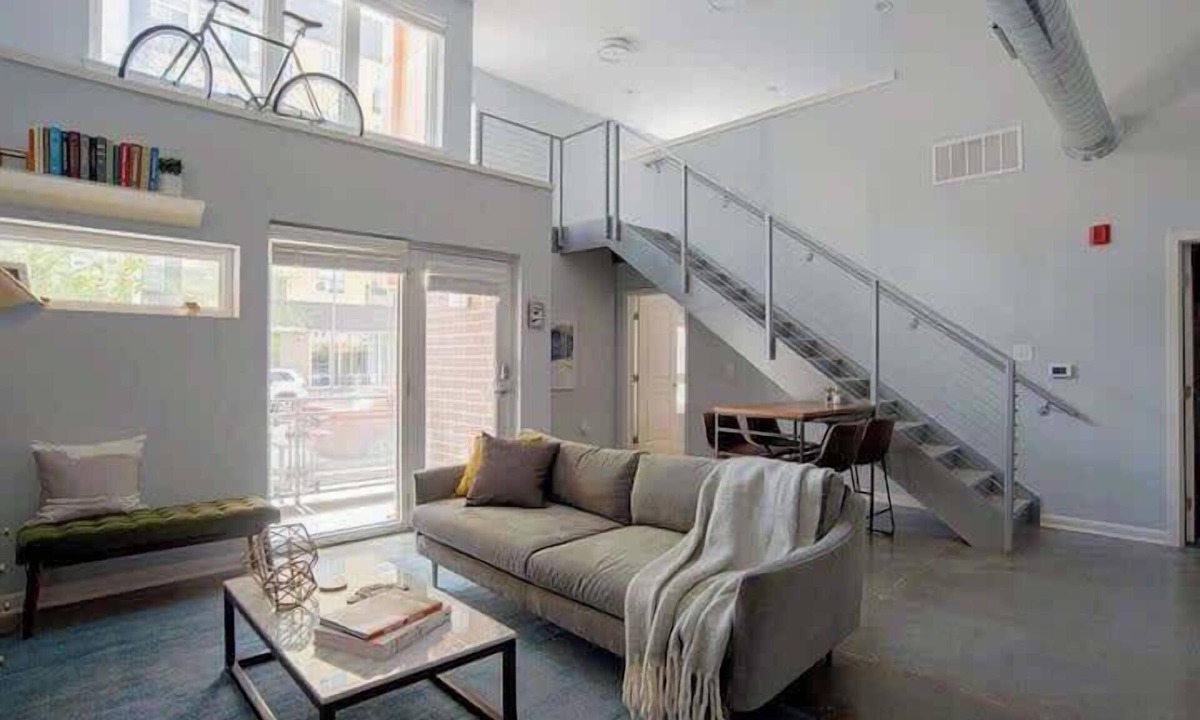 Market East District Apartment | CozySuites TWO Stylish Apts, Monument Circle, Indy