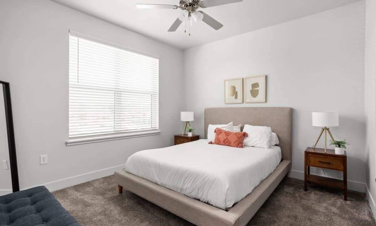 Indianapolis Apartment | Cozysuites Upscale 2BR near Fashion Mall