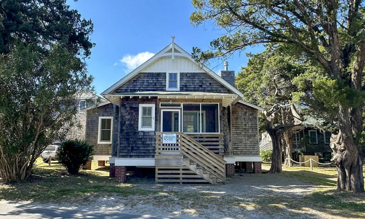 Ocracoke House | CR61: Cedar Tree Cottage: Historic Charm | Wheelchair Ramp