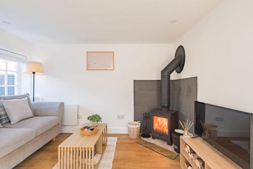 Sandwich House | Crafters Cottage