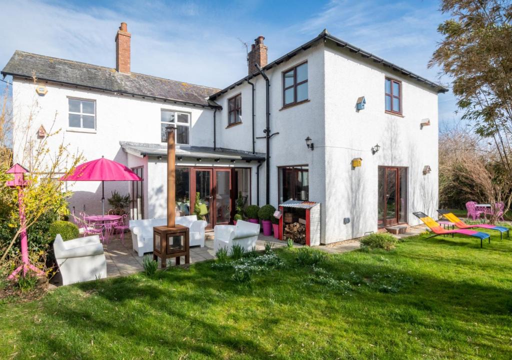 Dunstan House | Craster Colours