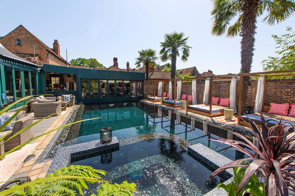 Beaconsfield Hotel | Crazy Bear Beaconsfield