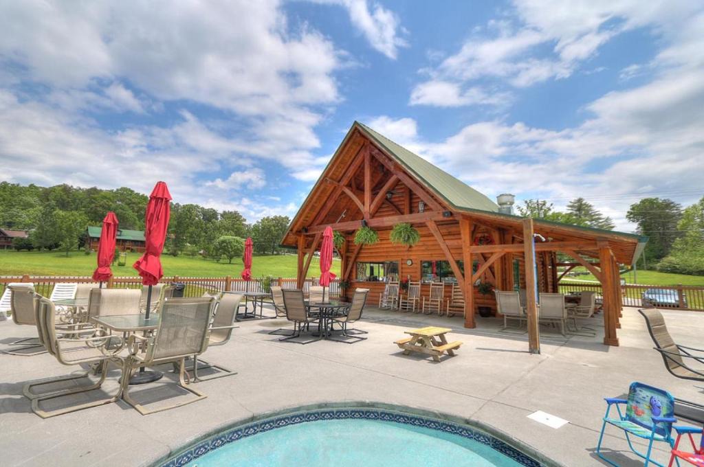 Smoky Mountains House | Creek Song