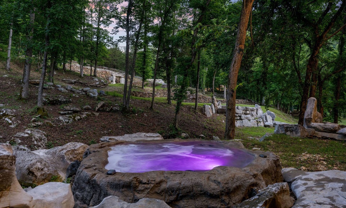 Marshall House | Creek Swimming Boulder Hot Tub Close Buffalo River