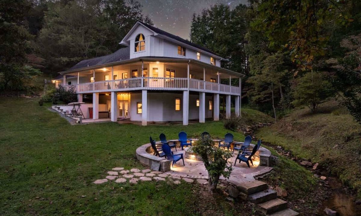 Ellijay Cabin | Creekfront 30-Acre Retreat Hot Tub & Firepit