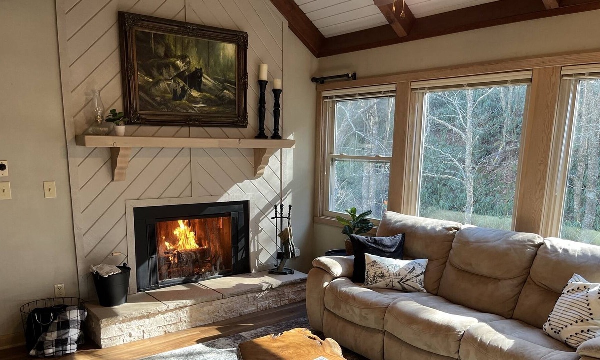 Sugar Mountain Ski Chalet | Creekside Chalet w/ Hot tub, Fireplace, and dedicated office