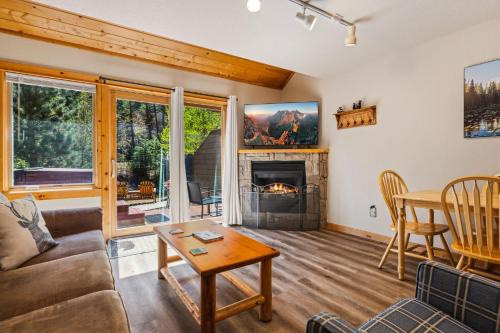 Fall River Estates Apartment | Creekside Condo G by Estes Park Condos