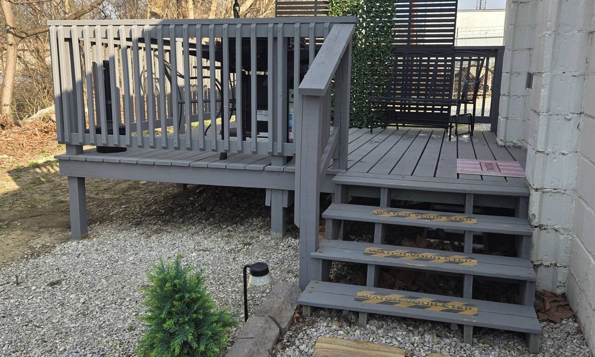 Mount Vernon Apartment | Creekside Cottage. Great deck! Private!