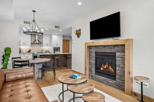 Canmore Apartment | Creekside Cove in Spring Creek