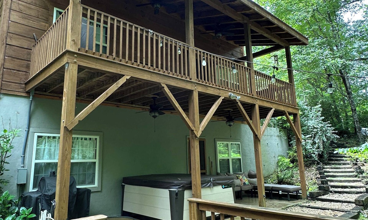 Franklin Cabin | Creekside, Pet Friendly Mountain Log Cabin in the Smokies, Fire Pit + Hot Tub