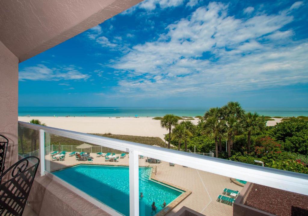 Sand Key Apartment | Crescent Beach Club 3B Beachfront Views of the Gulf