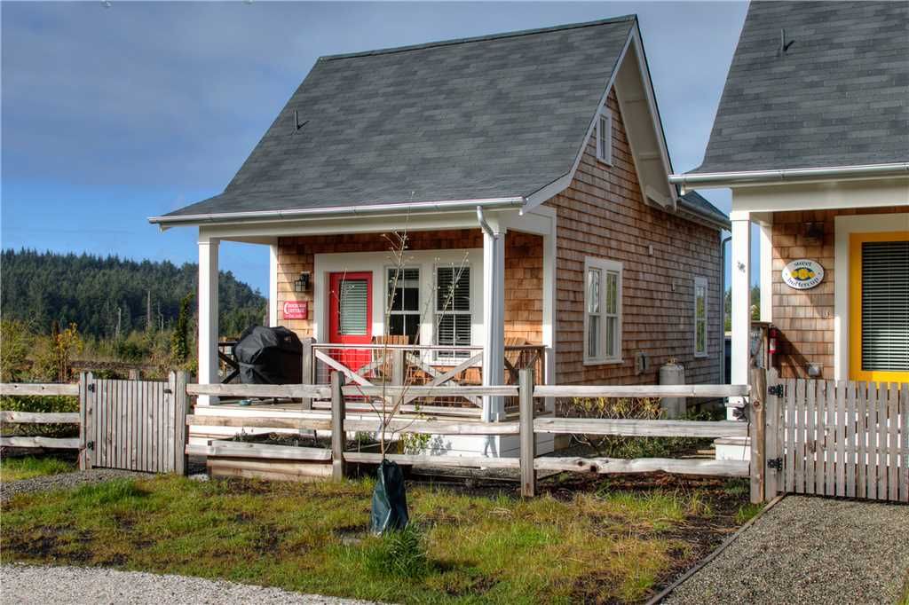 Seabrook House | Crescent Moon Cottage: 2 BR / 1 BA seabrook in Pacific Beach, Sleeps 6