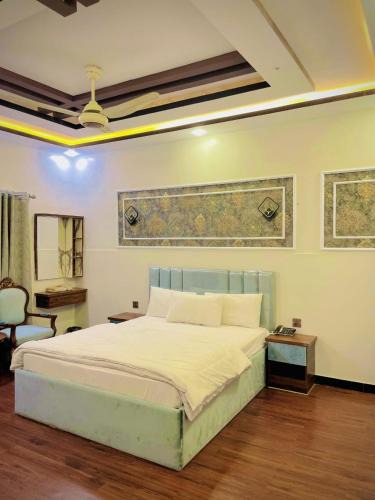 Gulshan-e-Iqbal House | Crescent villa