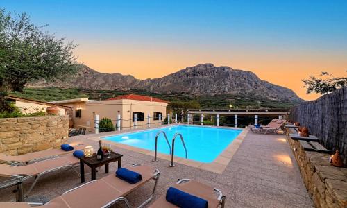Pervolakia Villa | Cretan Kera Villa Heated Pool