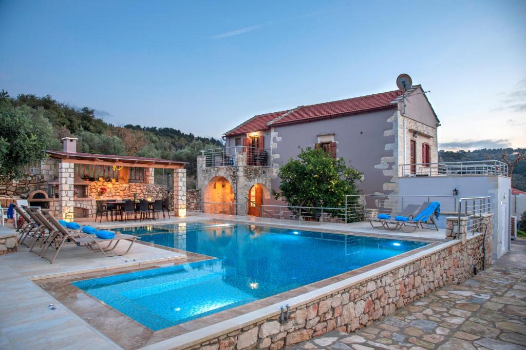 Gavalochori Villa | Cretan Lux Villa Heated Pool