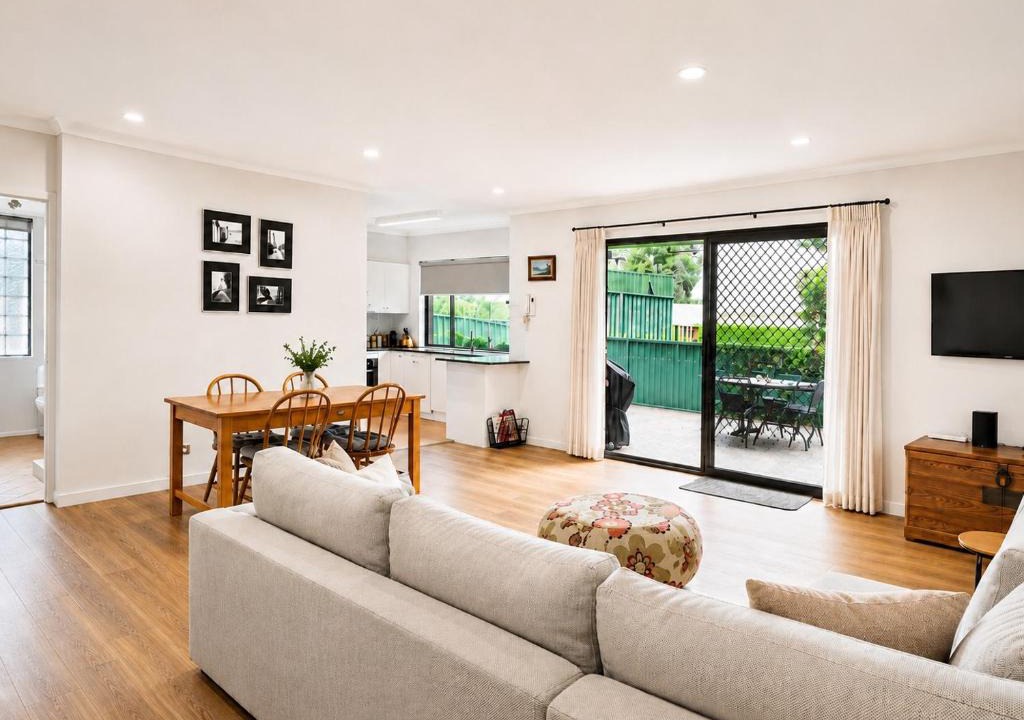 Cronulla Apartment | Cronulla courtyard unit, 10 mins walk to Beach & Bay