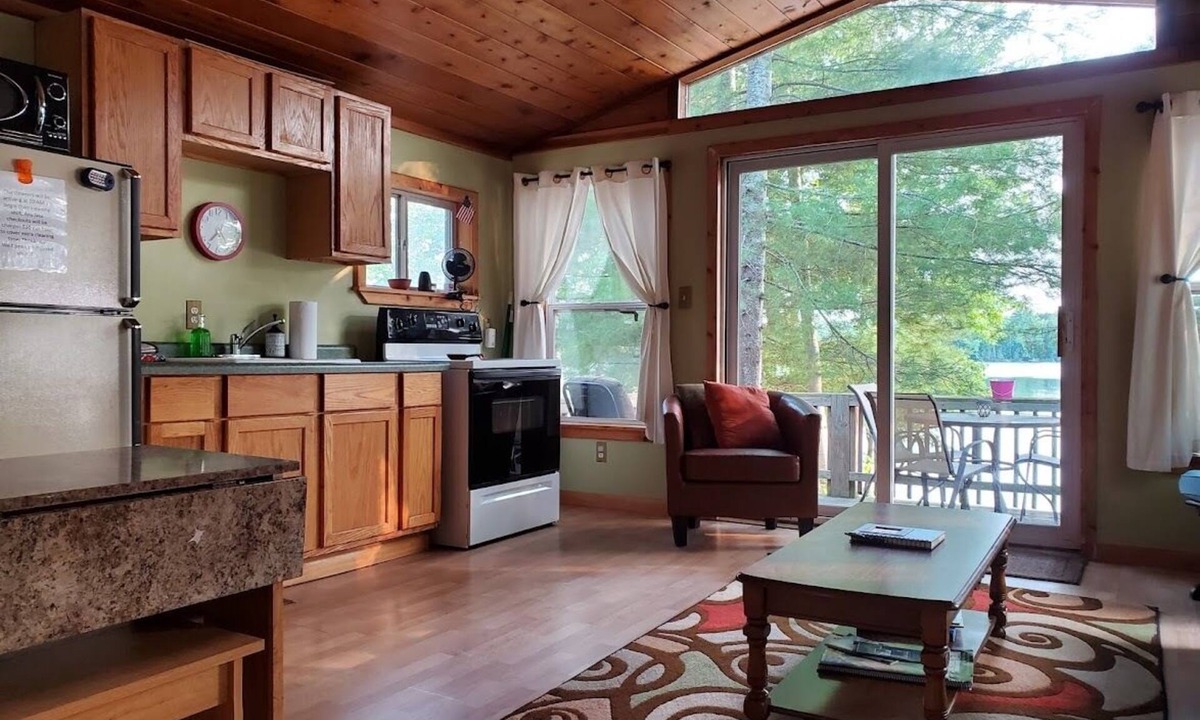 Steuben Cottage | Crooked Lake Cottage-Lakefront Cabin