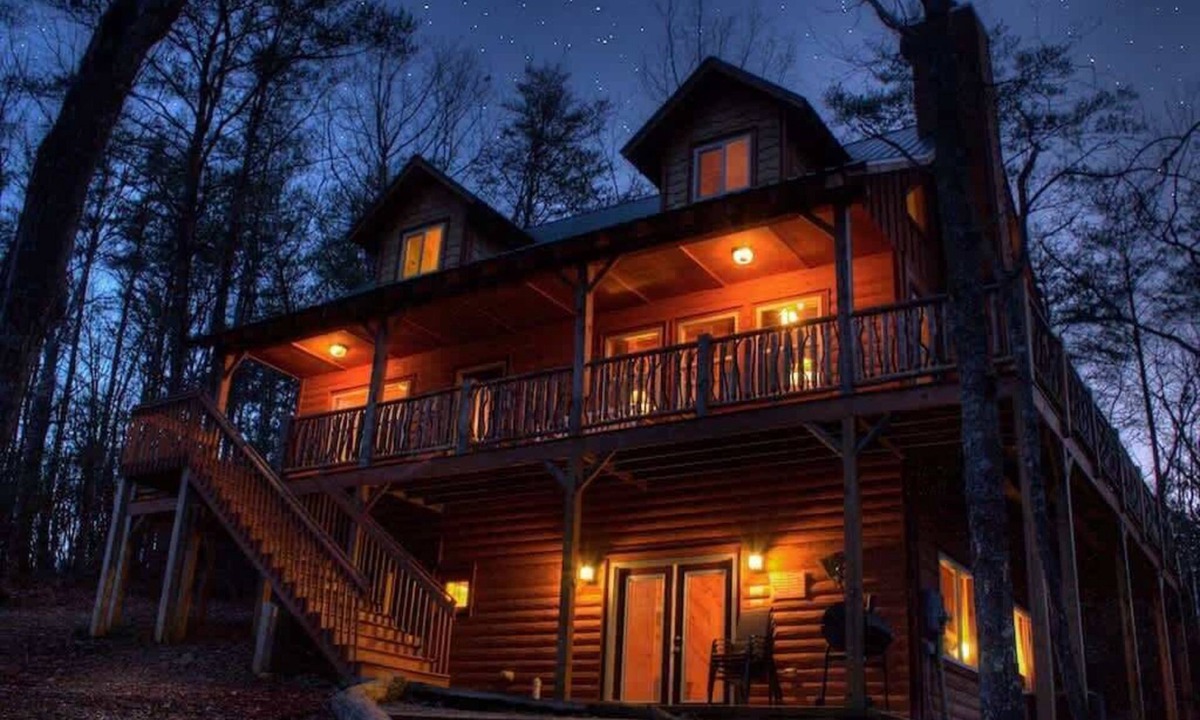 Sautee Nacoochee House | CROSS CREEK HIDEAWAY | MOUNTAINS | PET FRIENDLY