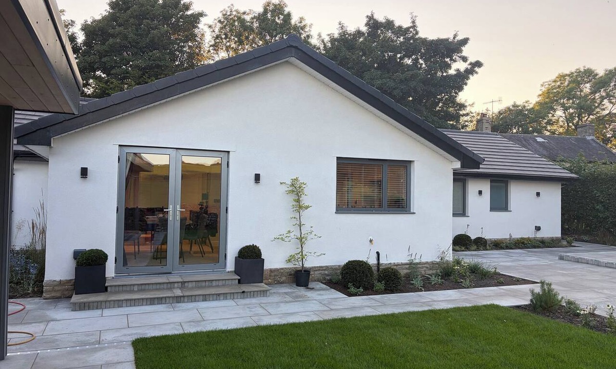 Clapham Cottage | CROSS WINDS, family friendly, with hot tub in Clapham