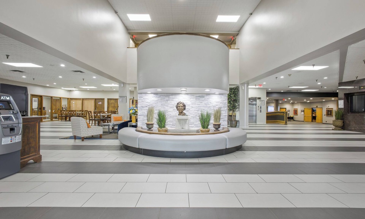 Huron Hotel | Crossroads Hotel at Huron Event Center