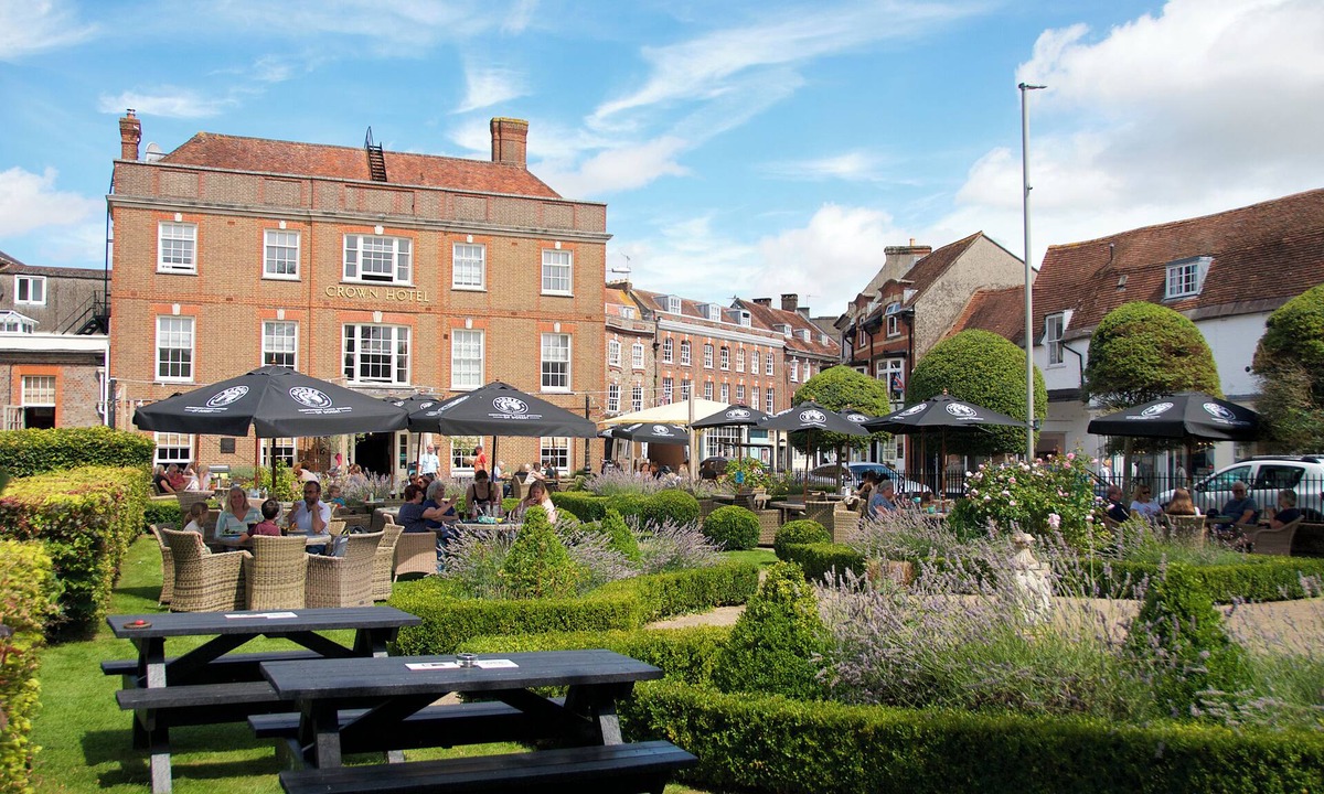 Blandford Saint Mary Hotel | Crown Hotel